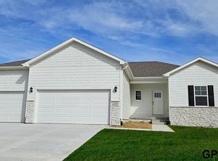 17048 Craig St, Bennington, NE 68007