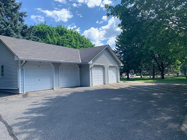 3590 Blue Jay Way #106 — Photo 31