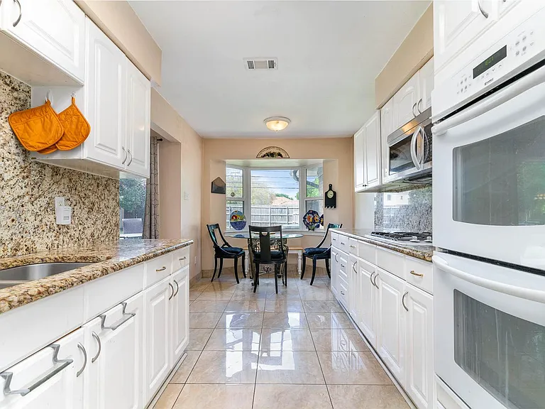 6207 Linden Ln — Photo 3
