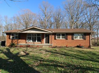 1302 Ellington Dr, Lafayette, TN 37083
