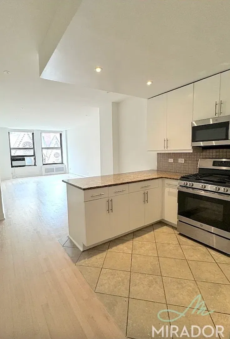 270 Park Avenue South — Photo 3