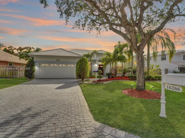 16266 Erie Pl, Davie, FL 33331