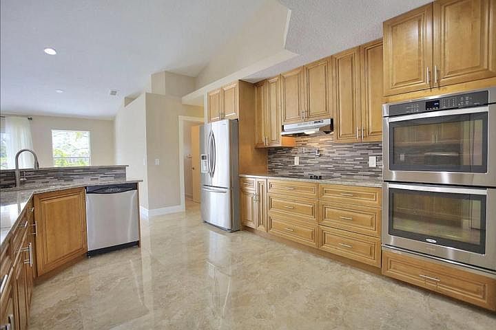 2nd image of 31 Meadows Park Ln #31