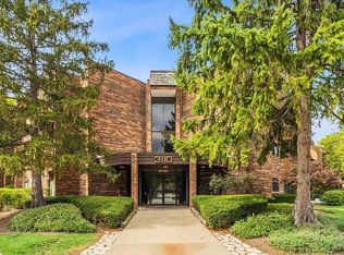 3110 Pheasant Creek Dr APT 318, Northbrook, IL 60062