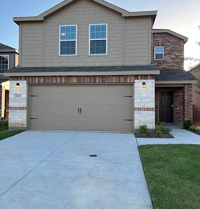 818 Poppy Cove Ln