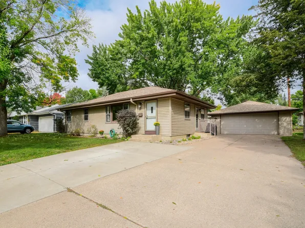 821 Overton Dr NE, Fridley, MN 55432