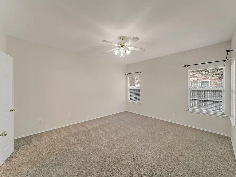 8162 Robertson Dr — Photo 29