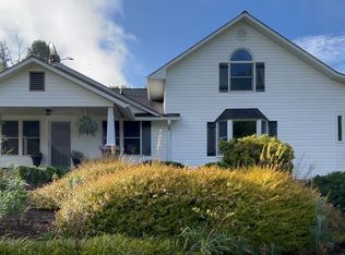 2206 Mountain Grove Rd, Franklin, NC 28734