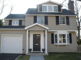 16 Parkview Dr, Millburn, NJ