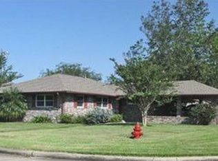135 Vogt Dr, Belle Chasse, LA 70037