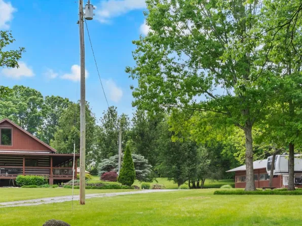 990 Bugscuffle Rd, Wartrace, TN 37183