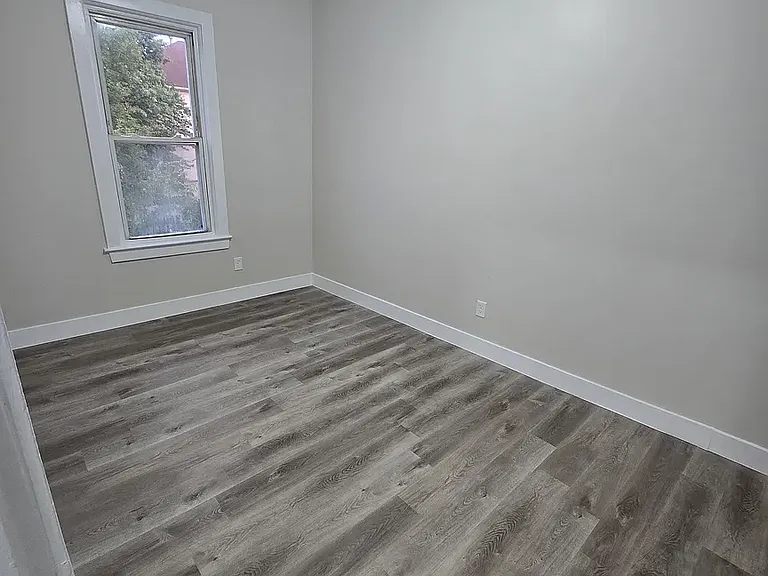 28 Wainwright St #5C — Photo 5