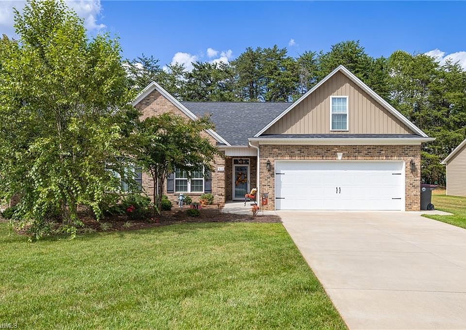 1st image of 511 Birchwood Dr