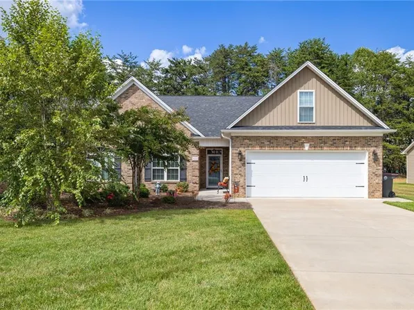 511 Birchwood Dr, Reidsville, NC 27320