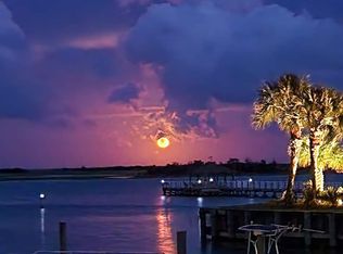 242 Inlet Point Dr, Wilmington, NC 28409