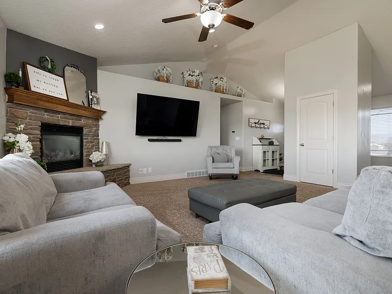 1808 E 2000 S — Photo 22