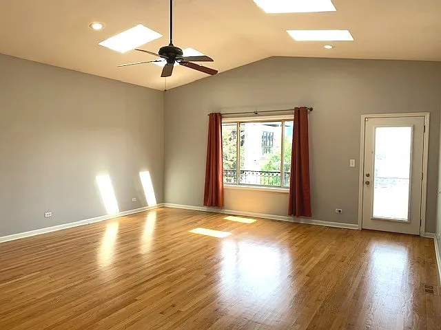 1327 W Walton St #2 — Photo 11