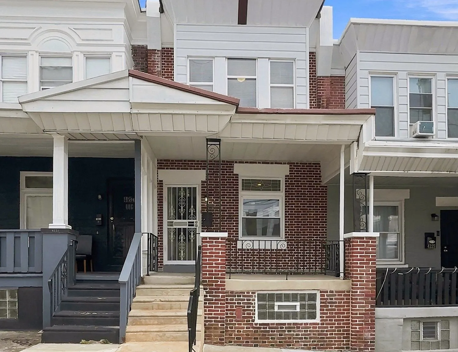 3 bed, 1196 sqft, $1,800 — Photo 1
