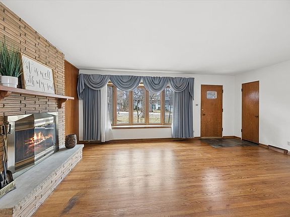 3rd image of S645 Forest St