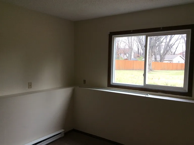 1460 Meadow Ln — Photo 6