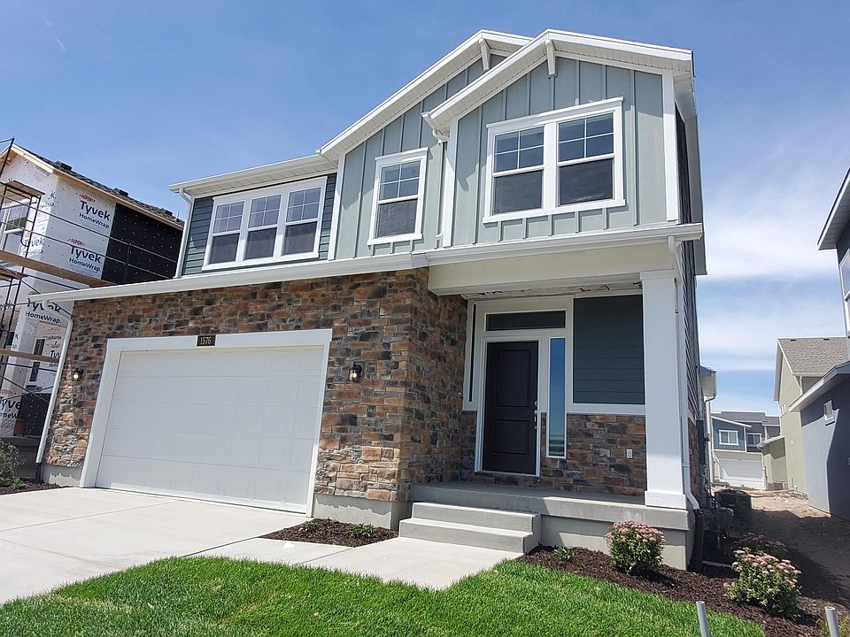 1st image of 1576 W Oakbrook Dr