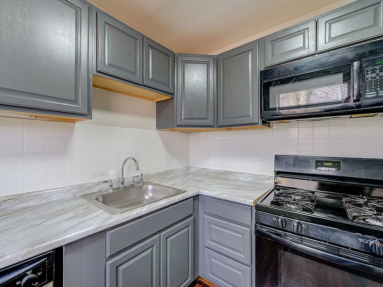 (483) 5830-44 Bermuda Rd — Photo 7