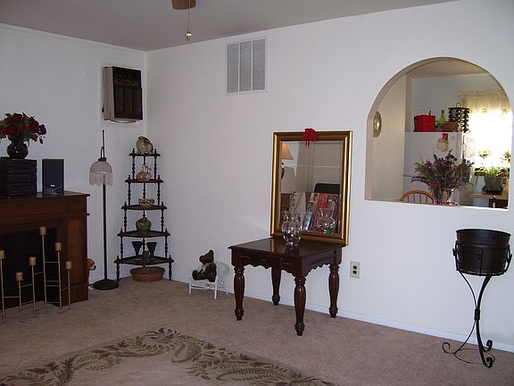 3rd image of 593 Karen Ln