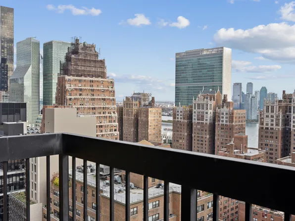 250 East 40th Street image 5 of 9