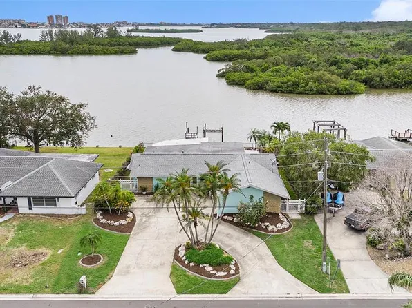 5694 Oakhurst Dr, Seminole, FL 33772