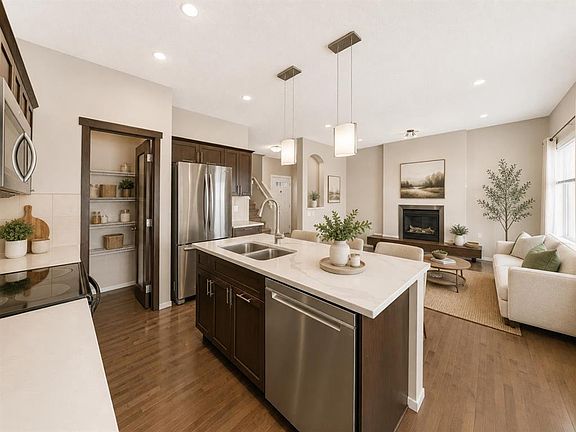 5th image of 277 S Saddlecrest Way NE