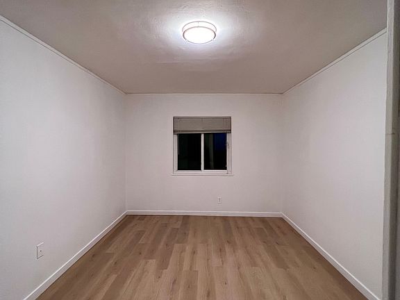 2nd image of 146 Gardiner Ave #3