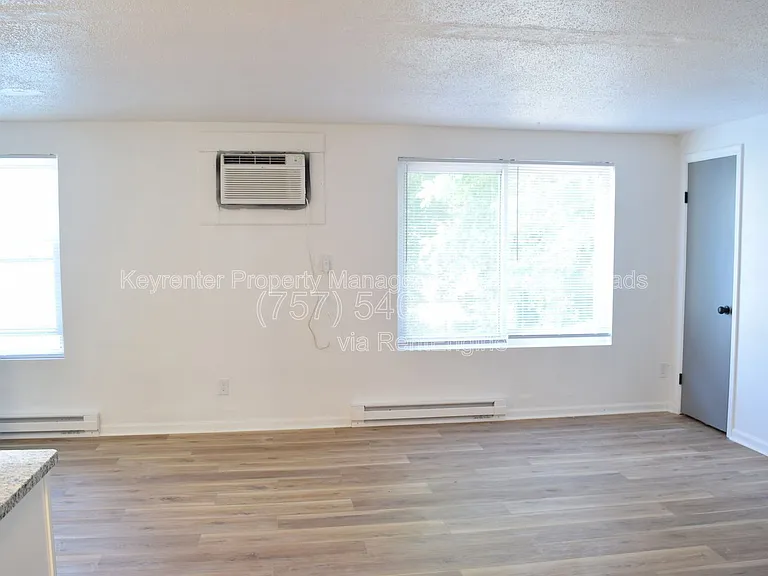 6249 Alexander St #F — Photo 8