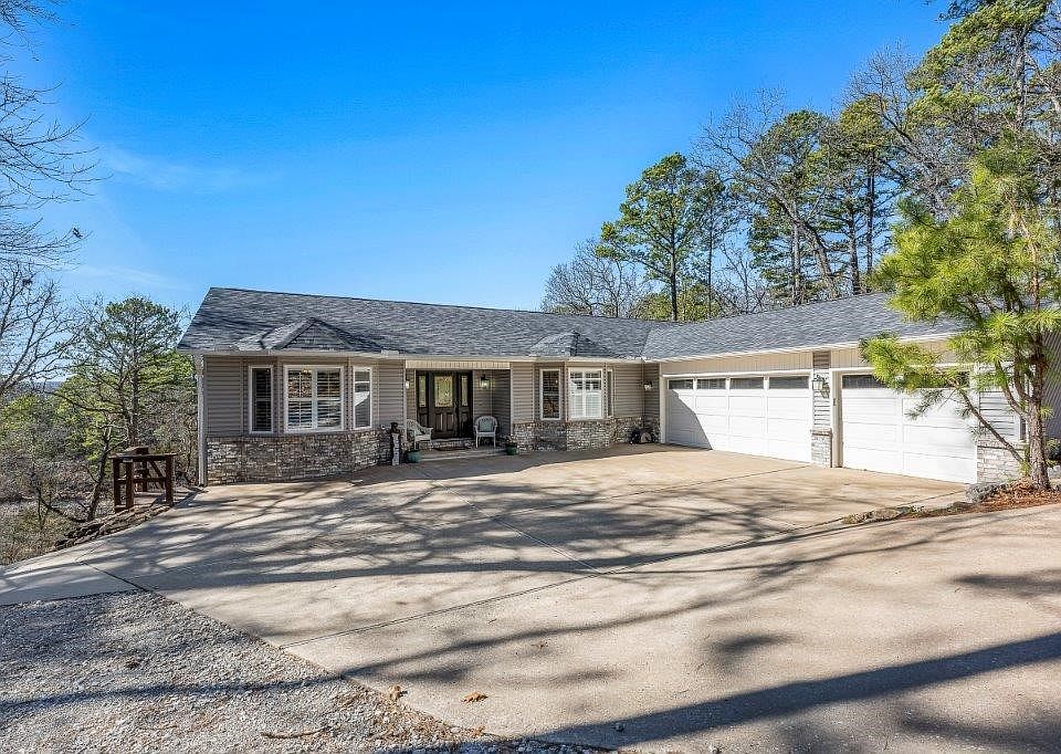 1st image of 5 Croglin Ln