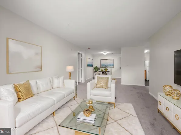 6600 Lake Park Dr #2H, Greenbelt, MD 20770