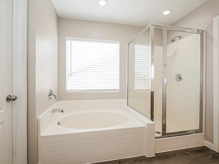 1081 Crescent Falls St — Photo 11