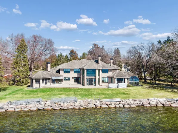 5360 Howards Point Rd, Shorewood, MN 55331