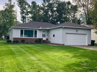 1029 Hanley Rd, Lyndhurst, OH 44124