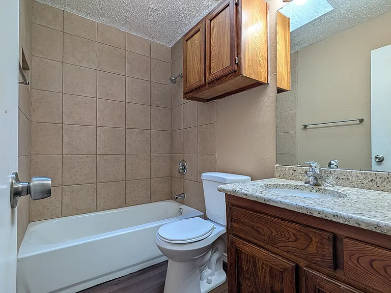 1911 Mack Pl — Photo 13