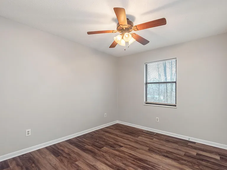 5126 Middle Ridge Ln — Photo 16