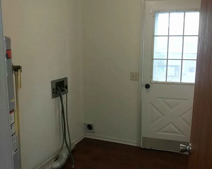 721 College St — Photo 5