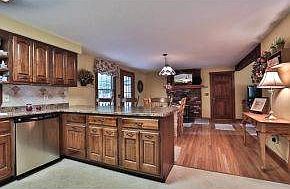 Updated eat in kitchen