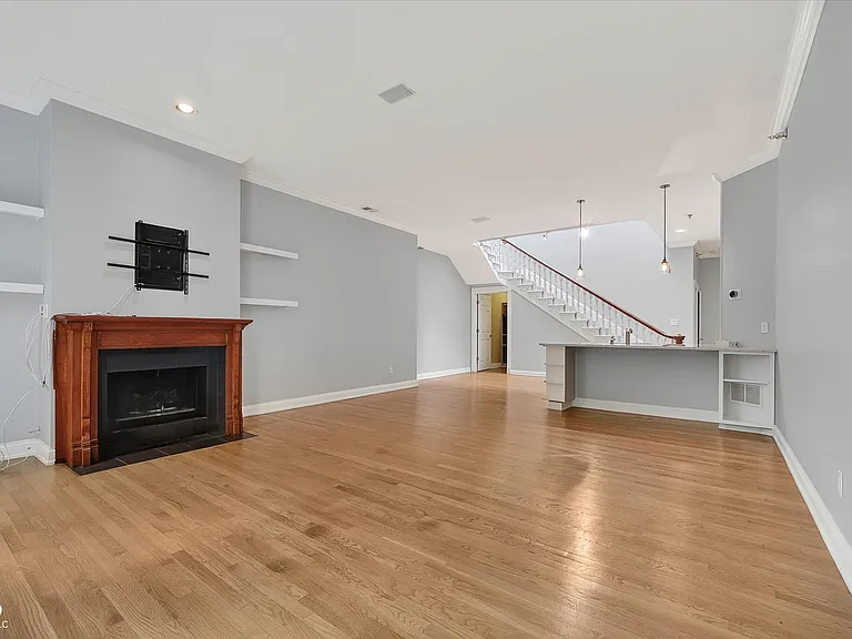 706 Massachusetts Ave #203 — Photo 12
