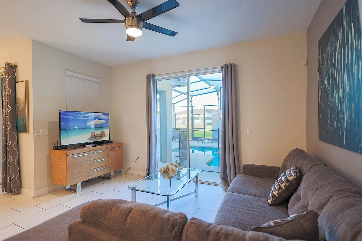 4 bed, 3.0 bath, 1915 sqft, $4,260 — Photo 1