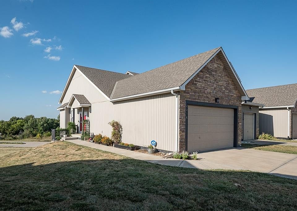 1st image of 4418 N 106th Ter