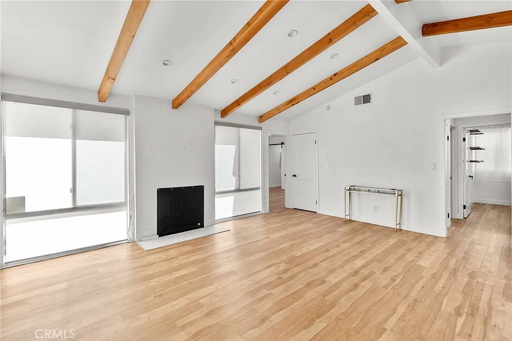 3 bed, 1224 sqft, $4,095 — Photo 4