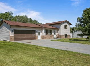 910 Southview Ave, Braham, MN 55006