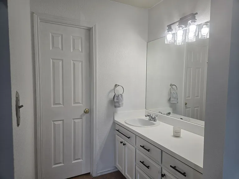 2545 E Renfro St #A — Photo 10