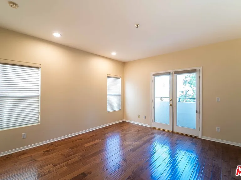 12011 Goshen Ave #202 — Photo 28