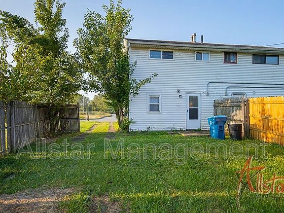 2nd image of 3121 Cromwell Dr