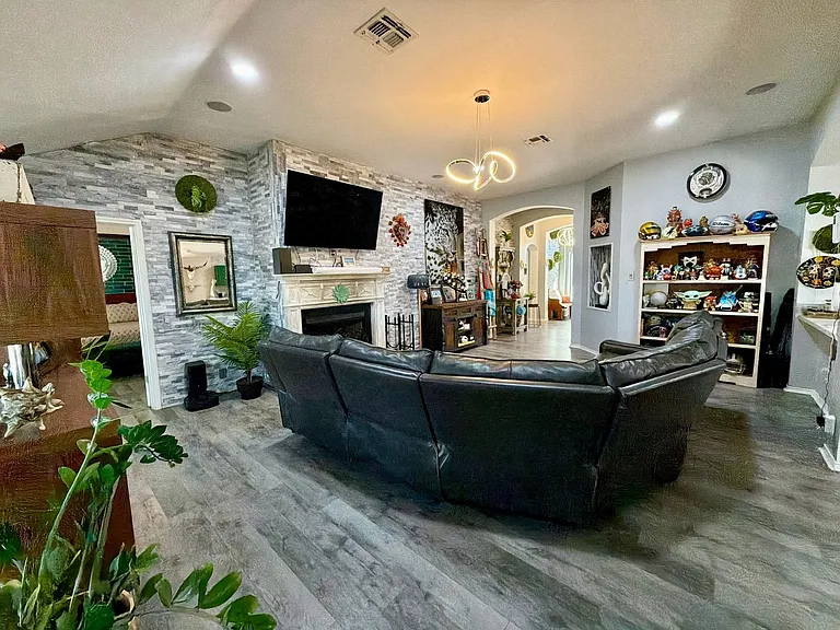 5838 Manchester Ln — Photo 11